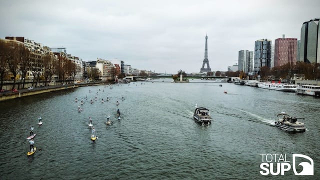 tour eiffel Stand Up Paddle