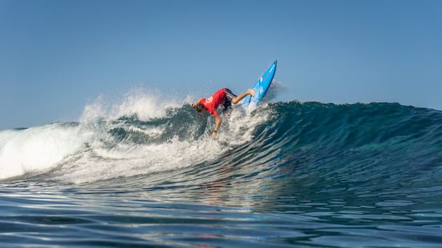 sean-poynter-sup-surf-tricks