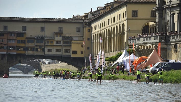 Florence Paddle Games: Intense battles under the Ponte Vecchio!