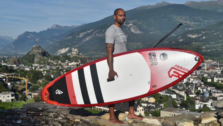 Nick Crettenand : Rasta Rocket à l’envers, le Suisse qualifié aux Championnats du Monde de SUP surf