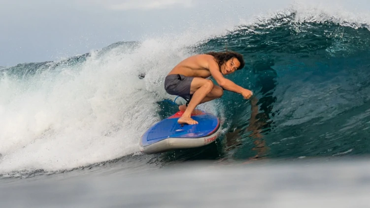 Starboard 2023 Surf / Wedge Inflatable : le nouveau SUP surf gonflable présenté par Clément Colmas